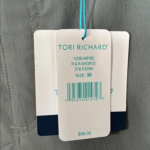 Tori Richard R & R Shorts - Picture 2 of 4